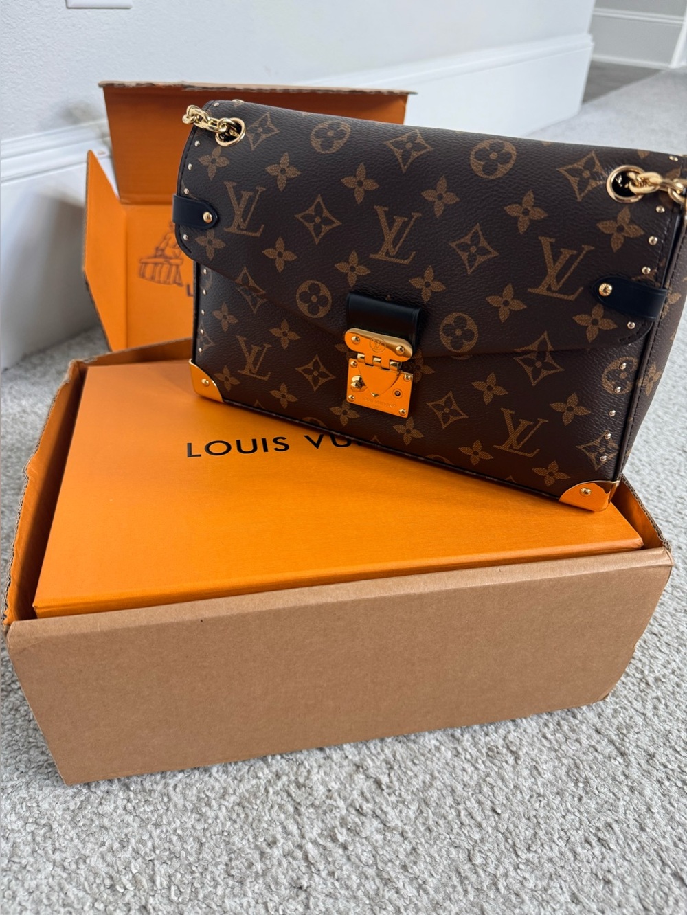 Louis Vuitton Trunkie - Picture 15 of 15